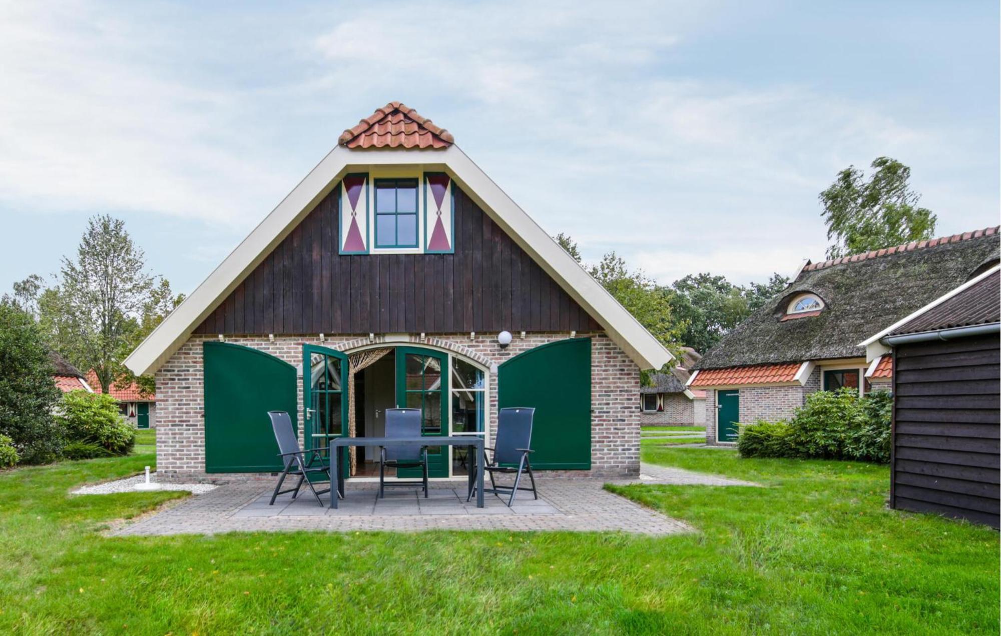 Amazing Home In Ijhorst With Kitchen Exterior foto